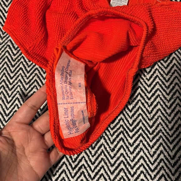 Good American Always Fits Bottom Bright Poppy NWT | Sz 1/2 Small/Med - Picture 13 of 14